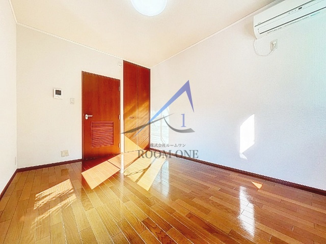 フォレストⅡの居間・リビング|洋室のお部屋です。