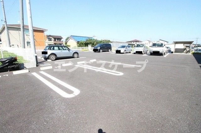 Ｒ・ＳグランツⅡの駐車場|高崎、前橋のお部屋探しはエンドスケープまで！お客様の理想お聞かせ下さい♪