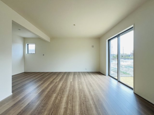 碧南市岬町四丁目5番『仲介手数料無料』新築戸建ての居間・リビング