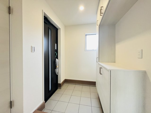 碧南市岬町四丁目5番『仲介手数料無料』新築戸建ての玄関