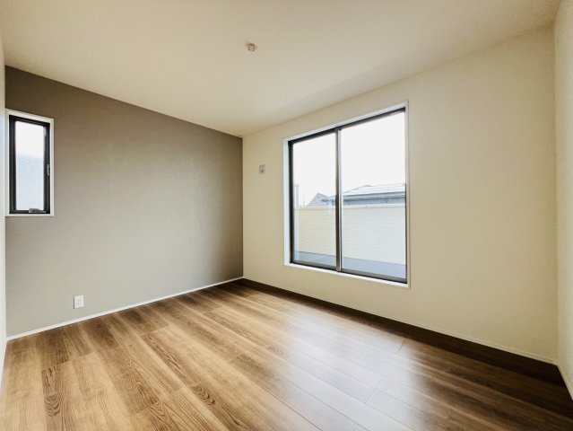 碧南市岬町四丁目5番『仲介手数料無料』新築戸建ての洋室