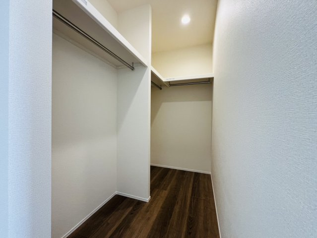 碧南市岬町四丁目5番『仲介手数料無料』新築戸建ての収納