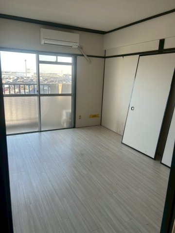 四日市市　一棟マンションの居間・リビング