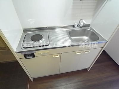 【キッチン】 | b’CASA千葉蘇我Ⅱre-born | コンパクトなキッチンで掃除もラクラク