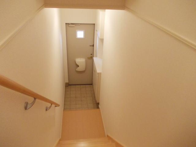 上参番館の玄関