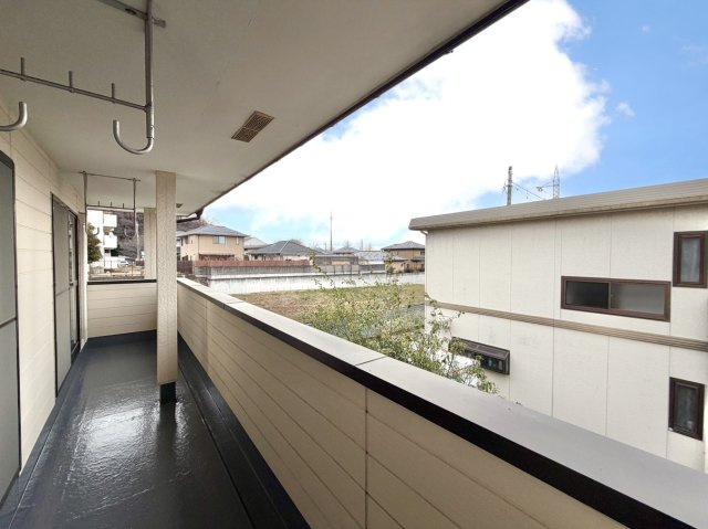 【中古戸建】前橋市田口町1期のバルコニー|■バルコニー｜プライバシーが守られたインナーバルコニーは、くつろぎの空間としても、アウトドアの空間としても活躍をしてくれます。