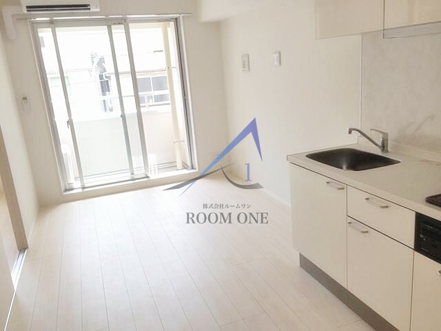 ＪＵタワーフロントＫＩＮＳＨＩＣＨＯの居間・リビング|洋室のお部屋です。