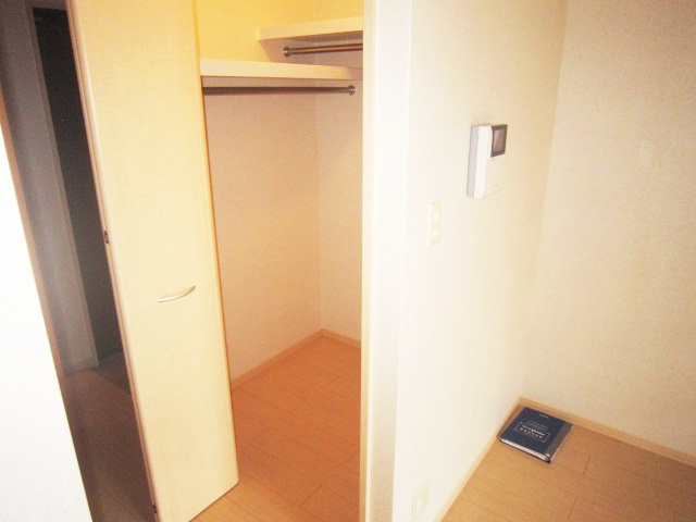 シャルマン松香園（ショウコウエン）の収納|こまごまとしたものを収納できそうですね