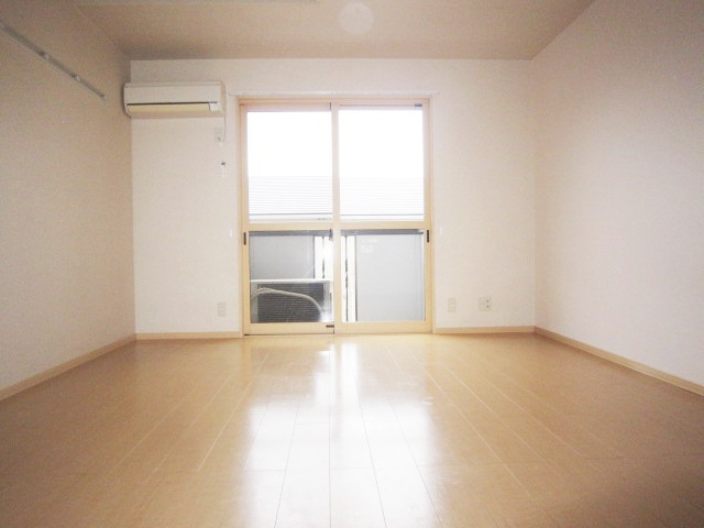 シャルマン松香園（ショウコウエン）の居間・リビング|居間です