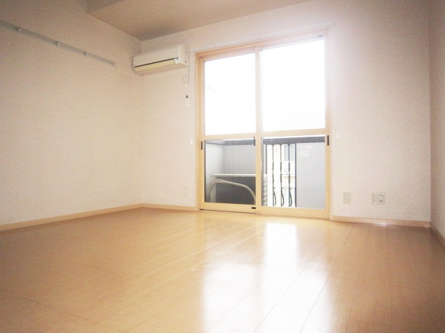 シャルマン松香園（ショウコウエン）の居間・リビング|ゆったり過ごせる居間です