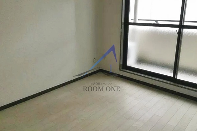 ロイヤルプラザ森下の居間・リビング|洋室のお部屋です。