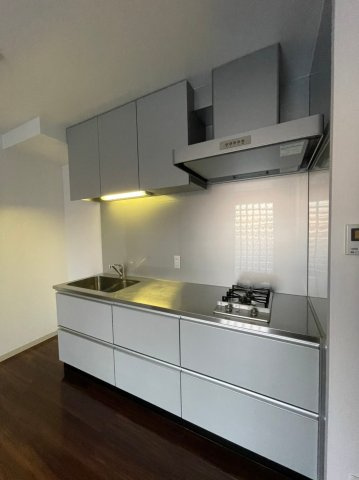 ピアッツァレント今井町のキッチン|ガスコンロのシステムキッチン