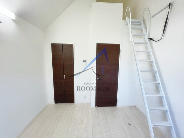 レーヴ中村橋の居間・リビング|洋室のお部屋です。