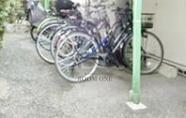 東山コーポのその他共用部分|駐輪場です。