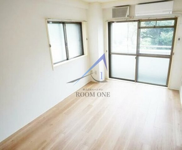 東山コーポの居間・リビング|洋室のお部屋です。