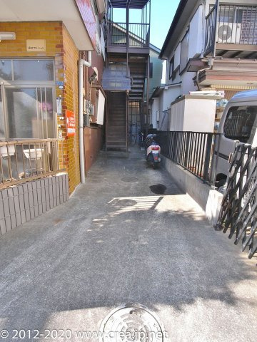 迫田マンションのエントランス