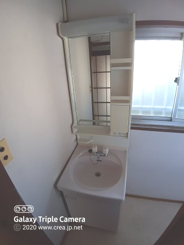 迫田マンションの独立洗面台