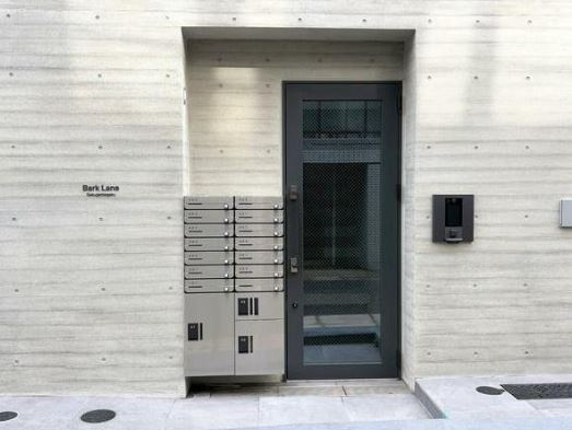 Bark Lane 学芸大学のエントランス