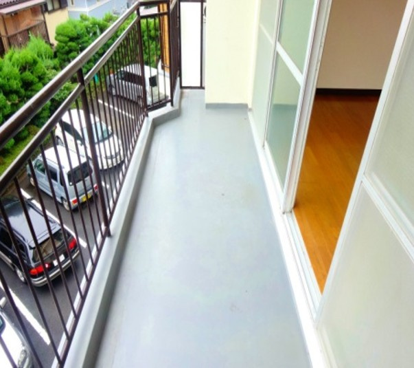 青山マンションのバルコニー