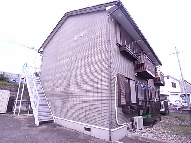 ハイツノナカの外観