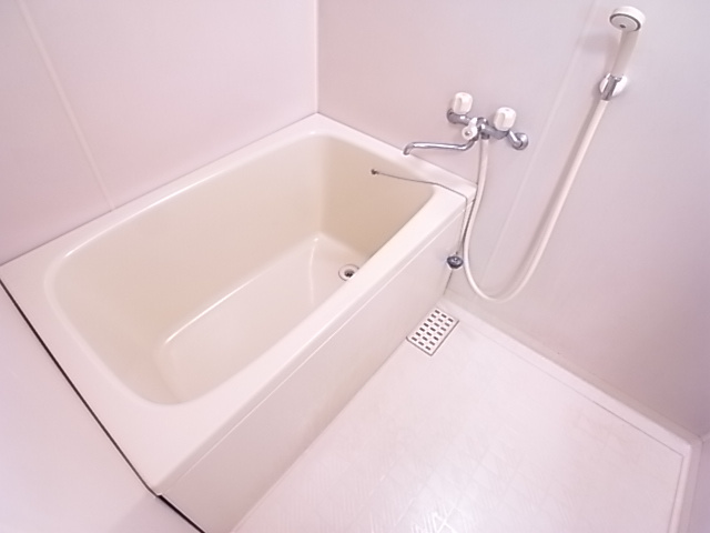 ハイツノナカの浴室