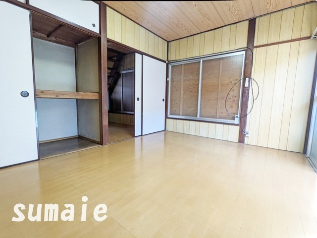 今谷上町戸建の洋室|明るいお部屋です！