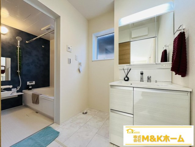 半田市板山町2丁目　全3棟　2号棟の洗面所|洗面　シャワー付き♪