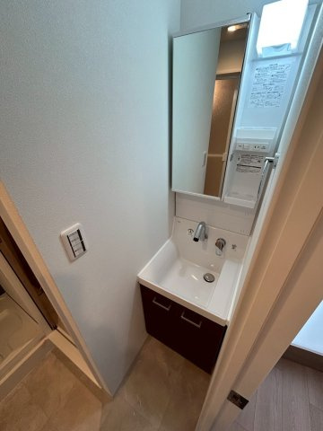 長居コーポラスの独立洗面台|シンプルで使いやすい洗面化粧台。