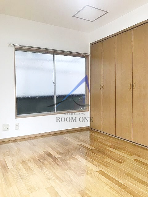 かえで荘の居間・リビング|洋室のお部屋です。