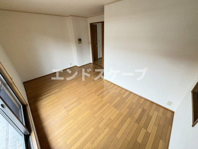 レトア絹香Bの居間・リビング|高崎、前橋、伊勢崎エリアのお部屋探しはエンドスケープまで！お客様の理想お聞かせ下さい♪