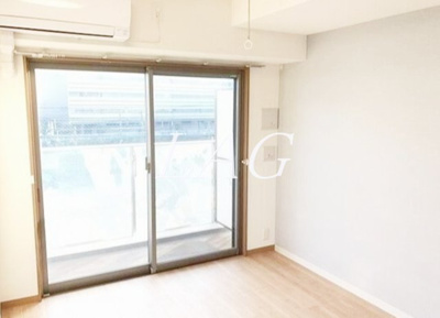 【居間・リビング】 | ロイヤルブルーム | 洋室のお部屋です。