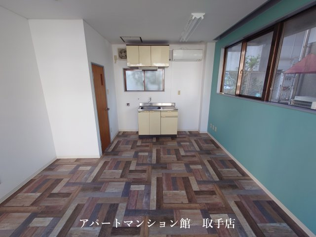 野口ビルの玄関