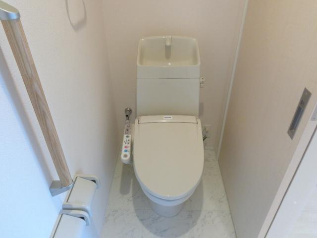 サン　メゾンＢのトイレ|シャワー付トイレ