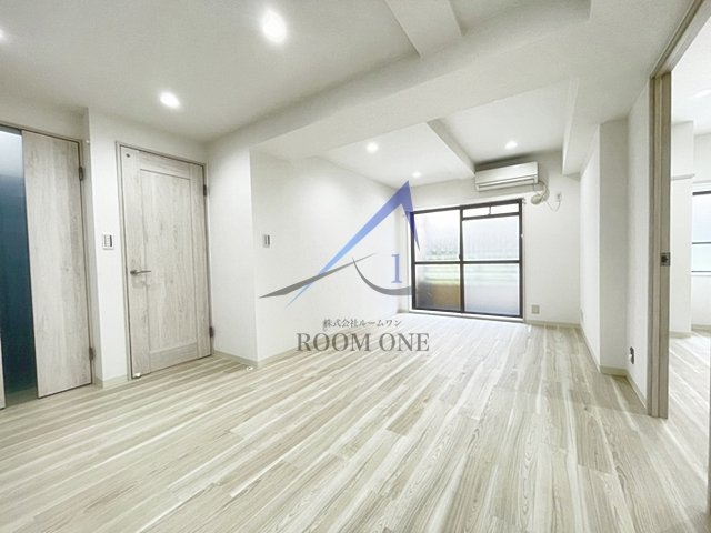 メゾン・ドゥ・メジロの居間・リビング|洋室のお部屋です。