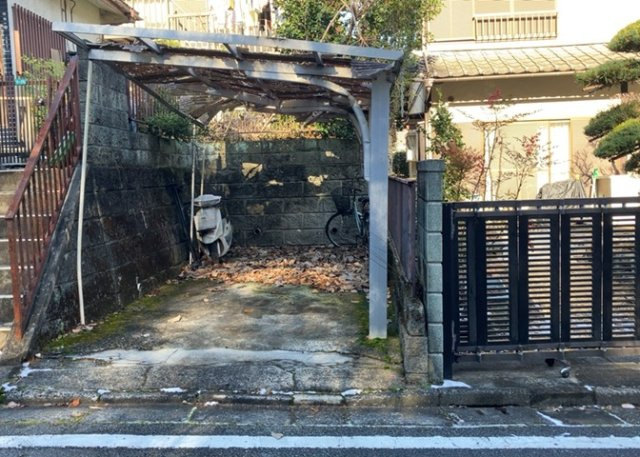 【外観】 | 人が暮らすうえで日光は大切な要素となります。日当たりの良さは譲れないポイントですね。併せて近くに大きな建築物の建築予定がないか、あるいはそれが可能な土地が近くにないか事前に確認することもお勧めします。