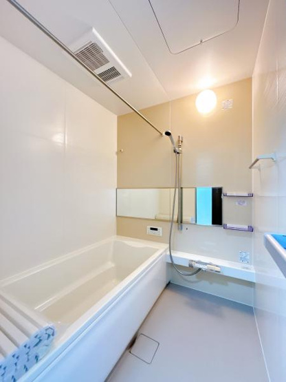 【浴室】 | 仲介手数料無料！東岐波小学校に通えるリフォーム済み中古住宅　宇部市東岐波 | お風呂です
