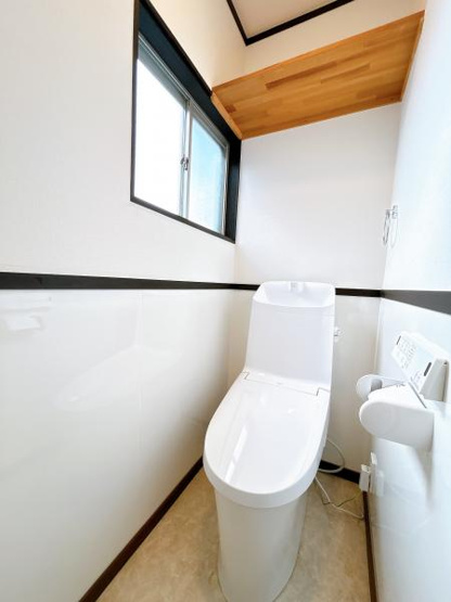 【トイレ】 | 仲介手数料無料！東岐波小学校に通えるリフォーム済み中古住宅　宇部市東岐波 | ゆったりとした空間のトイレです