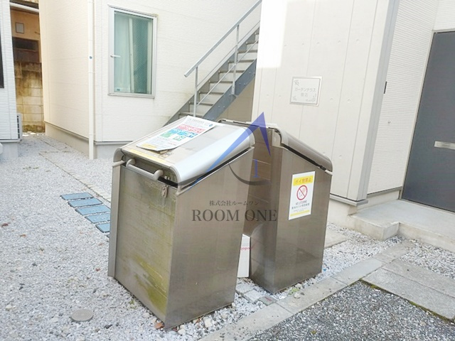 グランドーレ駒込のその他共用部分|敷地内ゴミ置き場です。