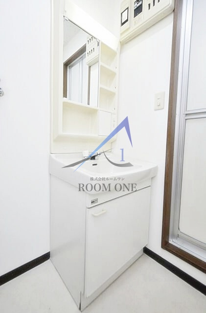 ヒルズガーデン東雪谷の洗面所|独立洗面台です。