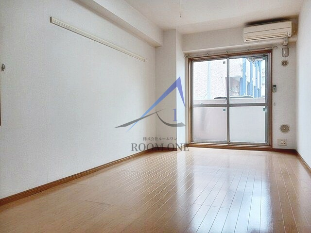 ラヴィアンローズの居間・リビング|洋室のお部屋です。