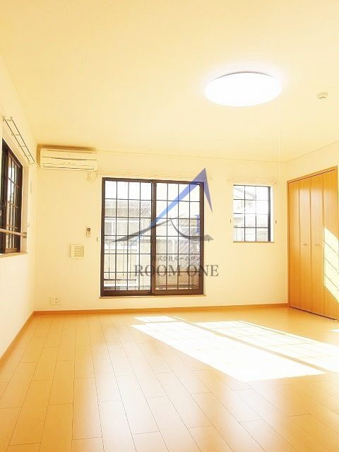 プリムヴェールⅡの居間・リビング|洋室のお部屋です。