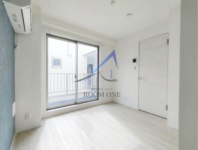 ブルーライトヨコハマの居間・リビング|洋室のお部屋です。