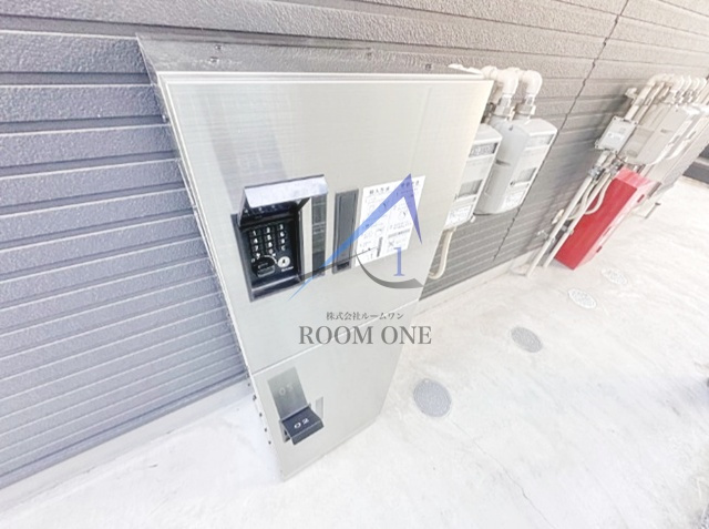 サンティエグラン横浜白楽のその他共用部分|宅配ボックスです。