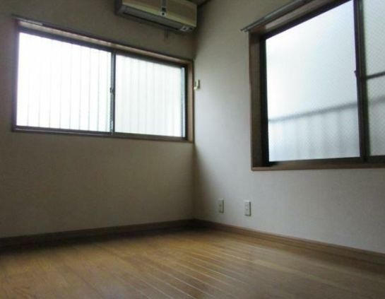 メゾン神楽坂の居間・リビング|フローリング☆