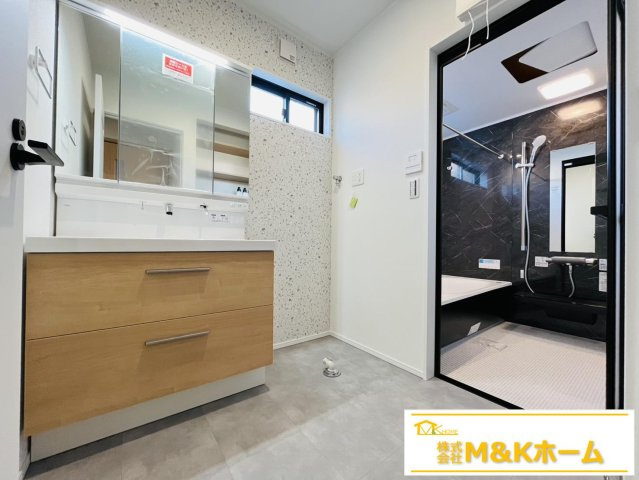 半田市有楽町3丁目　全3棟　1号棟の洗面所|洗面☆