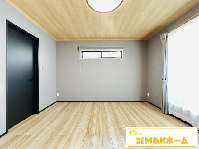 半田市有楽町3丁目　全3棟　1号棟の洋室|洋室8帖　主寝室におすすめです♪