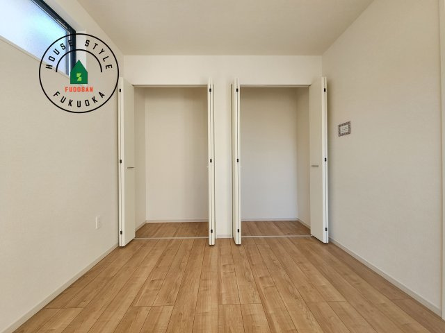 福岡市東区雁の巣2丁目第6-2棟（2号棟）　の収納|洋服や大きな荷物が多い方や人数の多いご家族などは、一般的なクローゼットよりもウォークインクローゼットのほうが使い勝手が良いです。