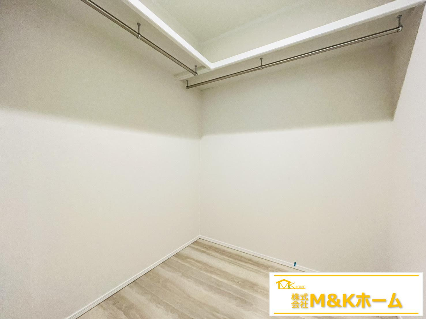 半田市有楽町3丁目　全3棟　2号棟の収納|2階　納戸♪