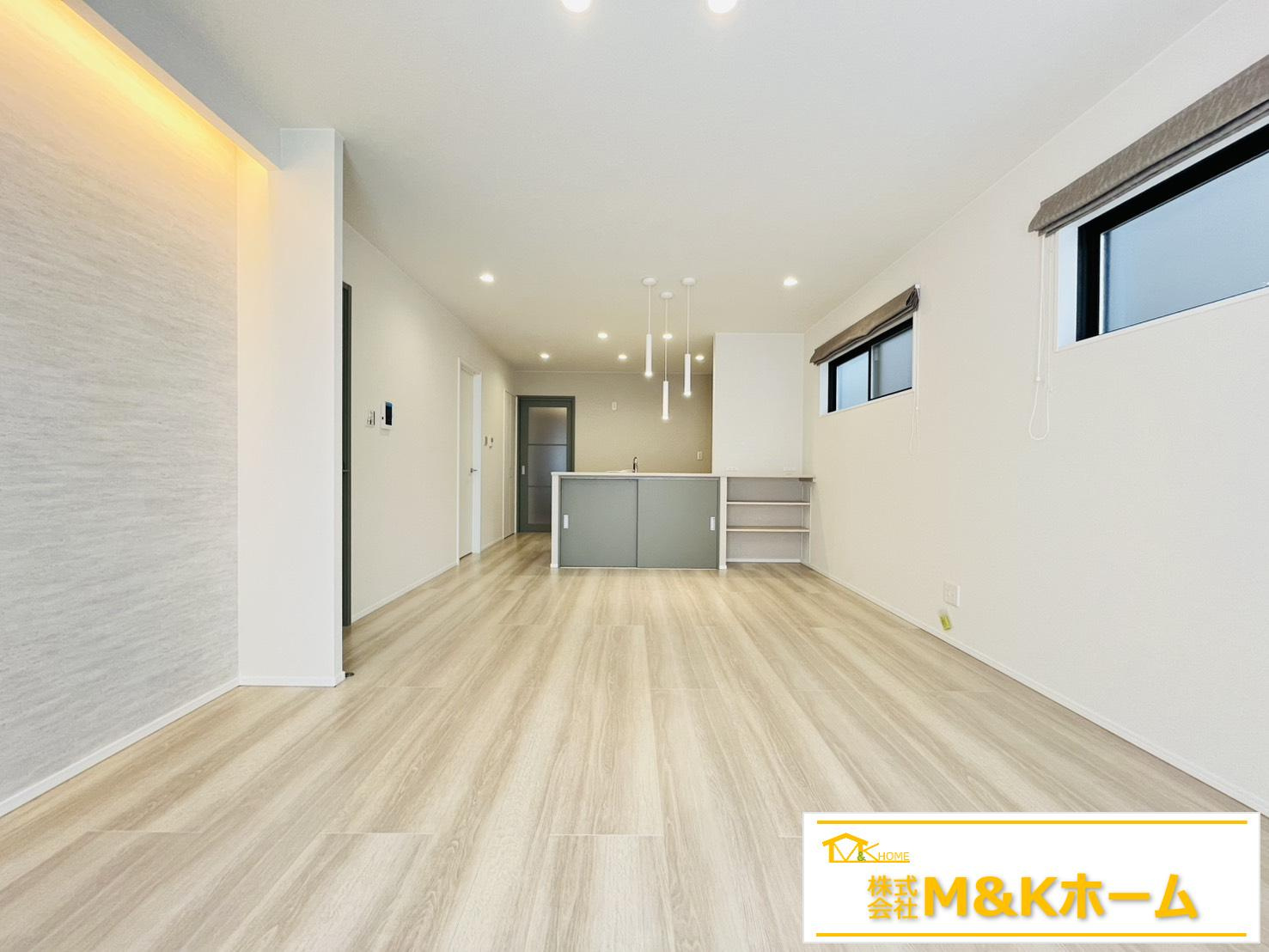 半田市有楽町3丁目　全3棟　2号棟の居間・リビング|LDK18.2帖♪