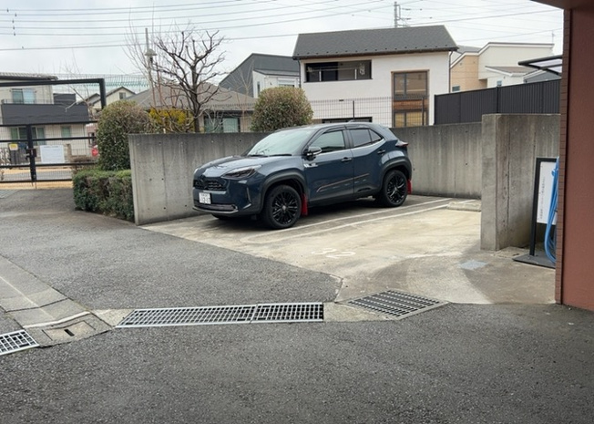 【駐車場】 | コスモ相模大野パークステージ | 駐車場と明記されていても、最小スペースでつくられた駐車場だと大型車は駐車できなかったり、出入りしにくくなったりする可能性があります。お車のサイズと購入したい物件の駐車場のサイズを現地で確認しましょう。